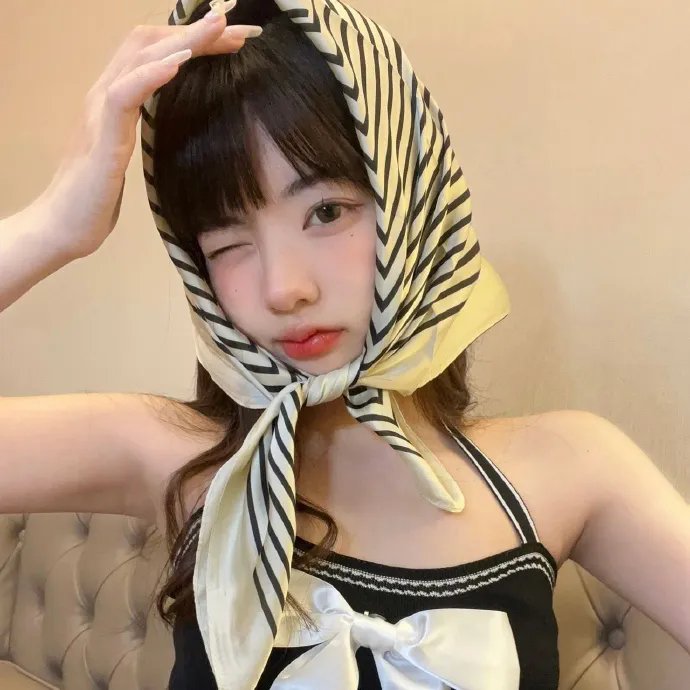小捣蛋闹翻天 海报
